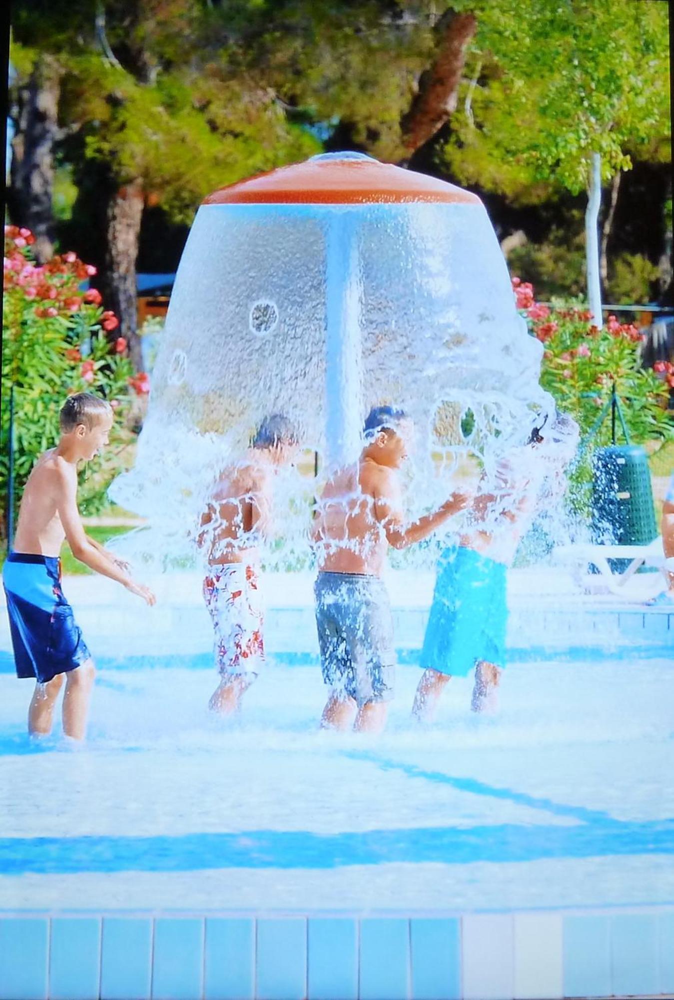 Plamar Mobile Homes Bi Village Фажана Экстерьер фото